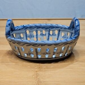 Vintage Chinese Canton Blue and White Reticulated Basket Shaped Dish Ring Holder